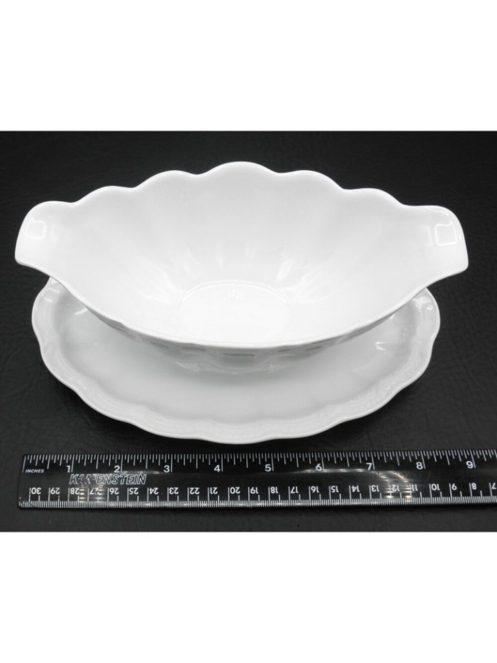 Hutschenreuther Viktoria Gravy Boat with Attached Underplate Excellent! - Picture 9 of 9